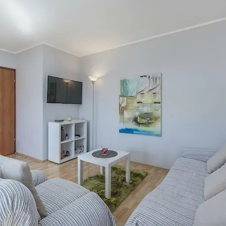 Irena Apartment *