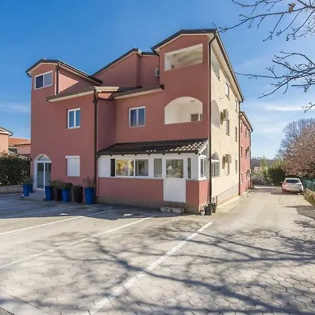 Apartment Irena *