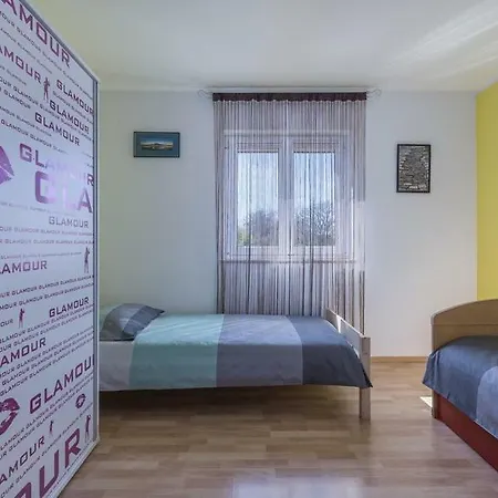 Irena Apartment Karigador